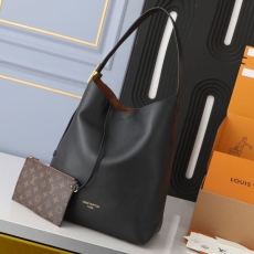 Louis Vuitton Hobo Bags